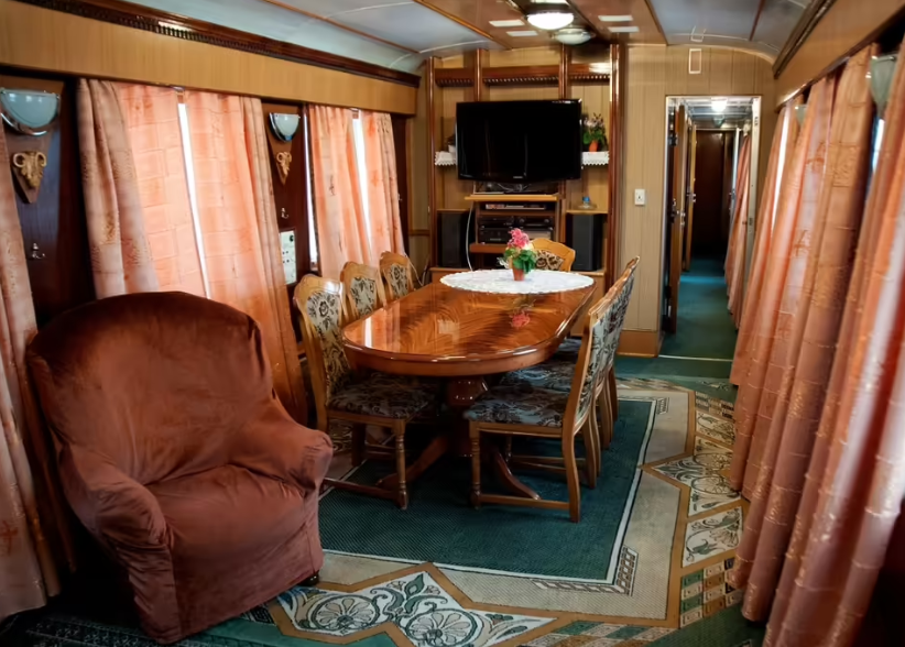 Тільки для обраних. Як виглядають VIP-вагони Укрзалізниці, які недоступні звичайним пасажирам